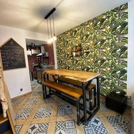 La Maison Rouge